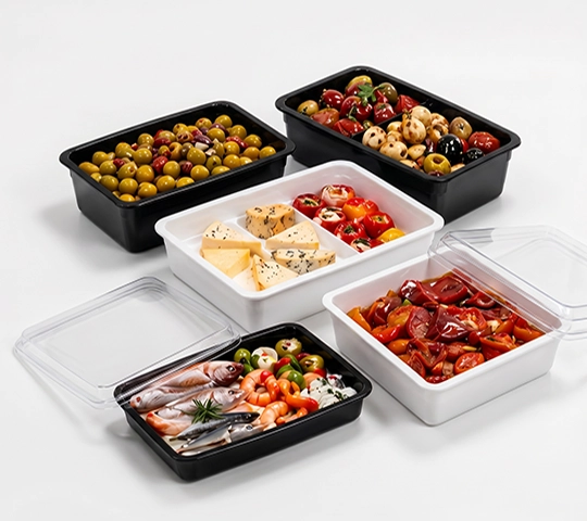 Vassoi tray e coperchi PMMA bianco e nero per esposizione alimentare